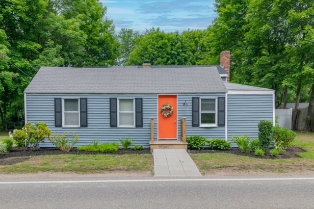 220 Stockbridge Rd in Scituate, MA - Foto de edificio