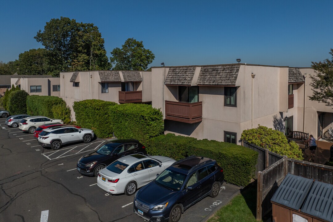 Anderson Ridge in Stamford, CT - Building Photo