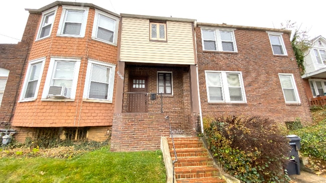 300 W 31st St