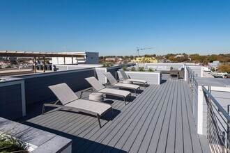 1350 Maryland Ave NE, Unit 213 in Washington, DC - Foto de edificio - Building Photo