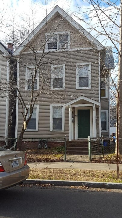 72 Nash St in New Haven, CT - Building Photo