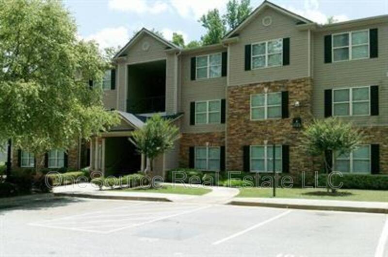 5101 Fairington Club Dr in Stonecrest, GA - Building Photo