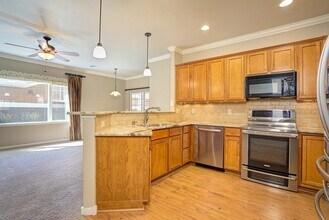 2420 Owens Ave, Unit 101 in Fort Collins, CO - Foto de edificio - Building Photo