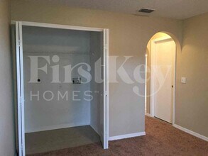 3638 Queens Cove Blvd in Winter Haven, FL - Foto de edificio - Building Photo