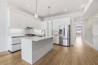 194 Cambridge Ave in Jersey City, NJ - Building Photo - Building Photo