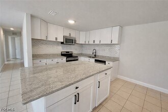 106 Leeland Heights Blvd W in Lehigh Acres, FL - Building Photo - Building Photo