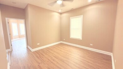 9738 S Ave L in Chicago, IL - Building Photo - Building Photo
