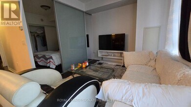 25 Cole St in Toronto, ON - Building Photo - Building Photo