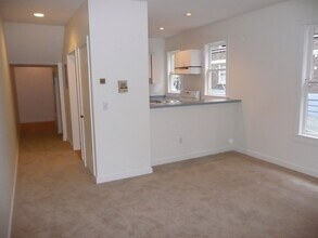 418 E John St, Unit Apt C in Seattle, WA - Foto de edificio - Building Photo