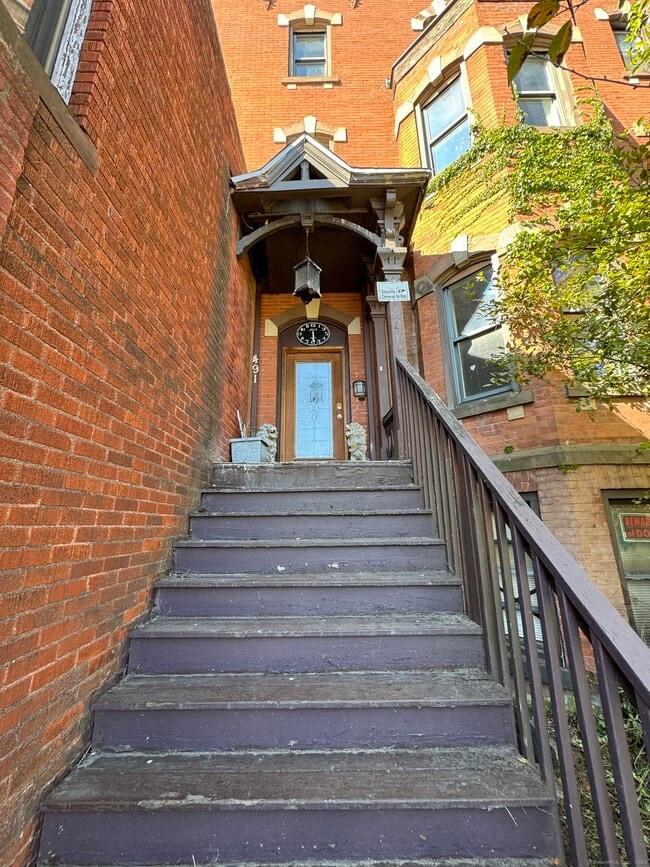 491 Meadow St in Waterbury, CT - Building Photo - Building Photo