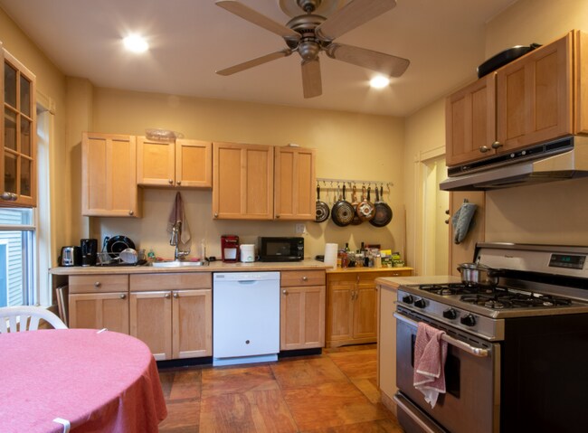 142 Calumet St, Unit 2 in Boston, MA - Building Photo - Building Photo