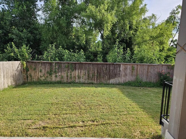 2013 Split Diamond Way in Round Rock, TX - Building Photo - Building Photo