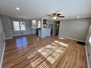 104 NE 73rd St in Kansas City, MO - Building Photo - Building Photo