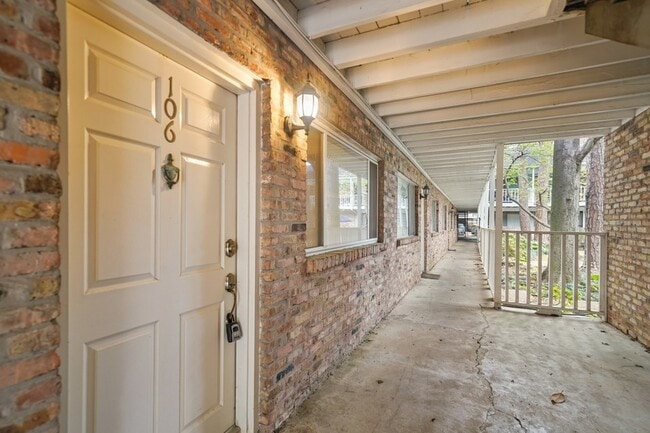 4040 San Felipe St, Unit 106 in Houston, TX - Building Photo - Building Photo