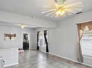 823 S Beacon St in Dallas, TX - Building Photo - Building Photo