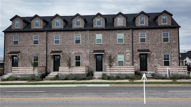 5912 S Bellview Rd in Rogers, AR - Building Photo - Building Photo