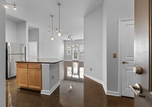 3000 Vanderbilt Pl, Unit 104 in Nashville, TN - Building Photo - Building Photo