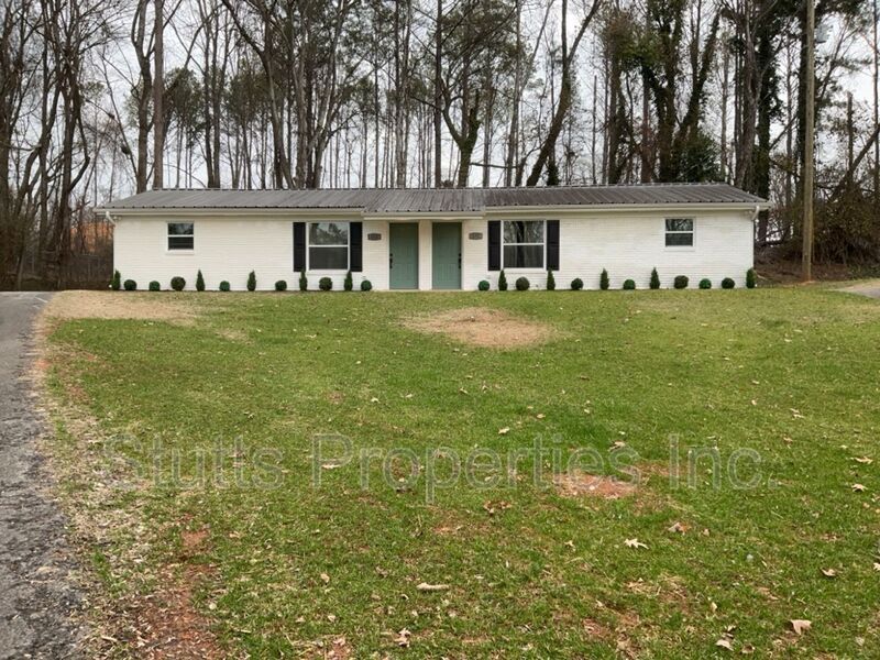 633 Rivermont Rd in Florence, AL - Building Photo