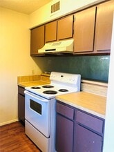 410 Bryan St, Unit 17 in Denton, TX - Building Photo - Building Photo
