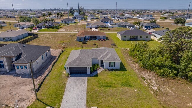 202 NW 25th St in Cape Coral, FL - Building Photo - Building Photo