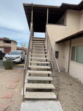 2680 Karen Ave in Las Vegas, NV - Building Photo - Building Photo