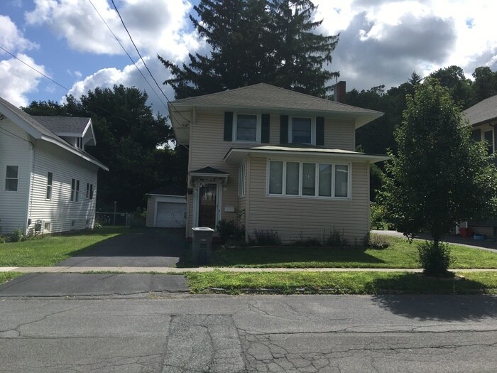 341 S Indiana Ave in Watertown, NY - Building Photo