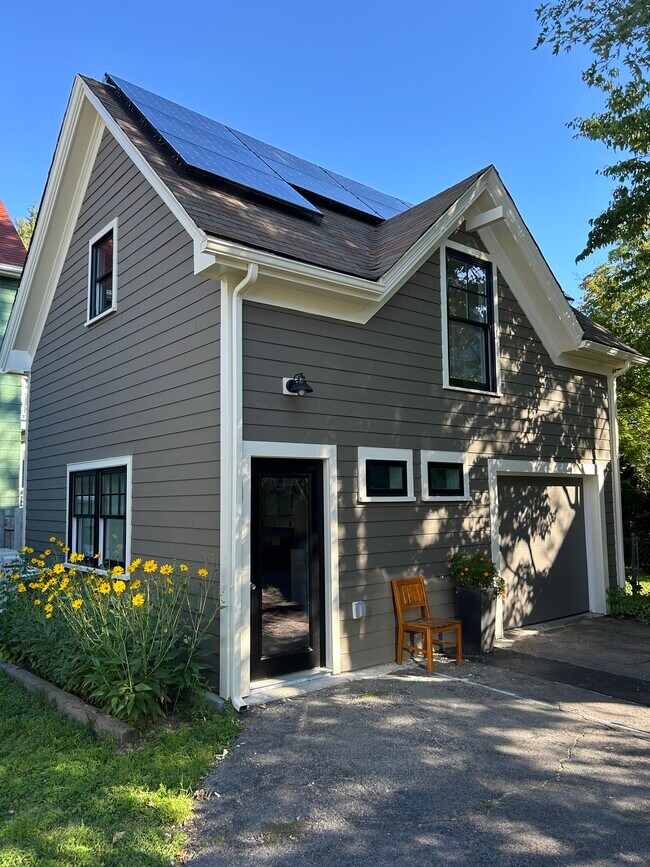19 Haskell St, Unit rear