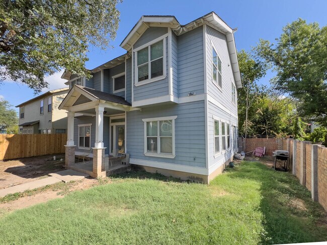 5101 Martin Ave in Austin, TX - Building Photo - Building Photo