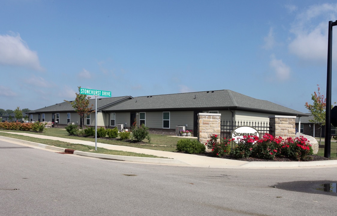 Stonehurst Pointe Apartments in Greenfield, IN - Building Photo