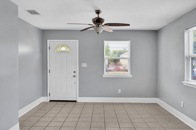5151 St Anthony Ave in New Orleans, LA - Building Photo - Building Photo