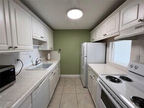 14415 N Kendall Dr in Miami, FL - Building Photo - Building Photo