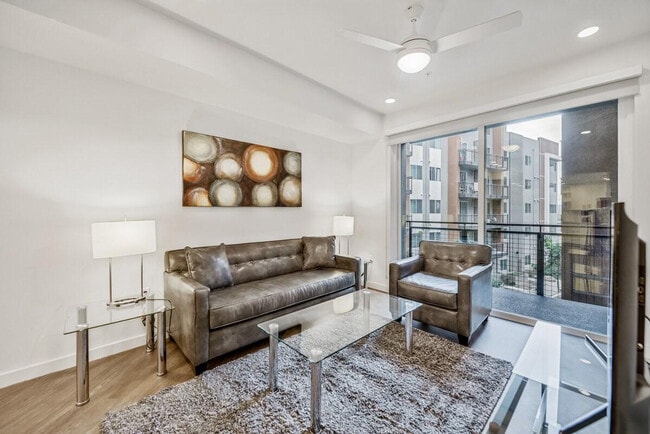 8875 Costa Verde Blvd in San Diego, CA - Building Photo - Building Photo