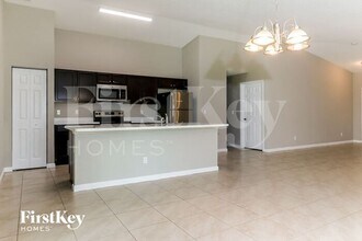 768 SW Gretchen Terrace in Port St. Lucie, FL - Building Photo - Building Photo