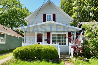 718 Elm St in Perrysburg, OH - Building Photo - Building Photo