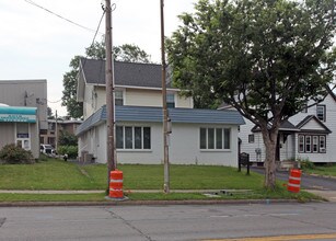 1564 Mount Hope Ave in Rochester, NY - Building Photo - Building Photo