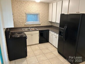 724 Vanderbrook Rd in Charlotte, NC - Building Photo - Building Photo