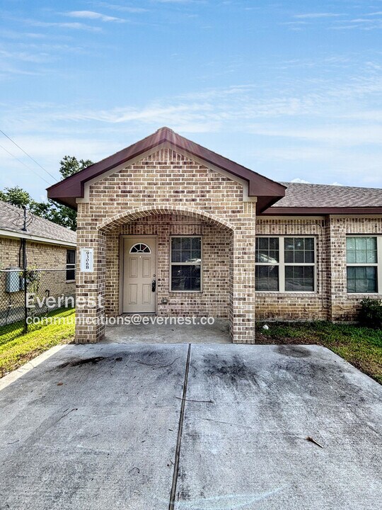 9306 Bean St in Houston, TX - Building Photo
