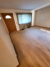 6814 Ravenwood Ave NW in North Canton, OH - Foto de edificio - Building Photo