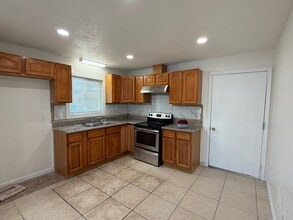 1534 Nadine Ave in Modesto, CA - Building Photo - Building Photo