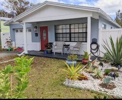 4921 7th St N in St. Petersburg, FL - Building Photo