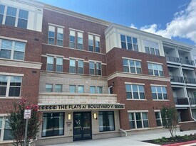 10755 Fairgrounds Dr in Fairfax, VA - Building Photo