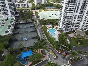 3500 Mystic Pointe Dr in Aventura, FL - Building Photo - Building Photo