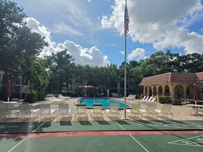 257 S Cypress Rd in Pompano Beach, FL - Building Photo - Building Photo