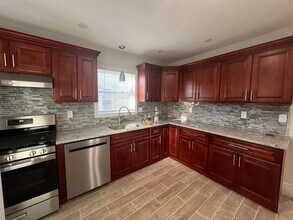 10 Cady Ave, Unit 1 in Somerville, MA - Building Photo - Building Photo