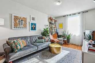 324 4th St, Unit 3 in Jersey City, NJ - Building Photo - Building Photo