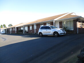 1806 Winchester Ave in Reedsport, OR - Building Photo - Building Photo