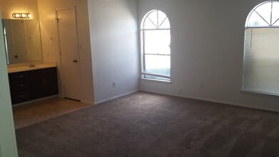 9400 Admiral Nimitz Ave NE in Albuquerque, NM - Building Photo - Building Photo