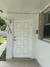 262 Northwest Dr in Miami, FL - Building Photo - Building Photo