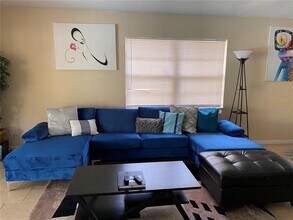 1513 W Powhatan Ave in Tampa, FL - Building Photo - Building Photo
