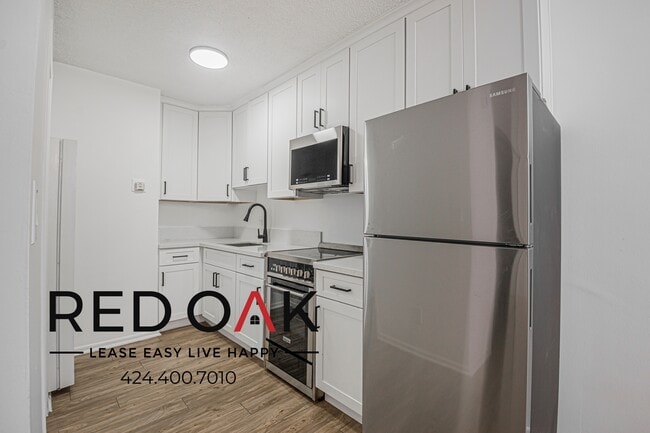 1800 W Glencrest Ave in Anaheim, CA - Foto de edificio - Building Photo